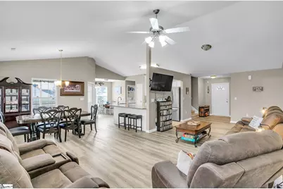 605 Fountain Brook Lane, Fountain Inn, SC 29644 - Photo 9