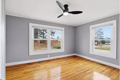 114 N Moore Street, Duncan, SC 29334 - Photo 13