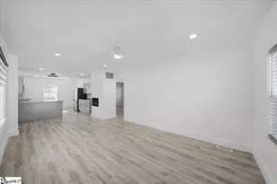 208B Collins Ave, Spartanburg, SC 29306 - Photo 3