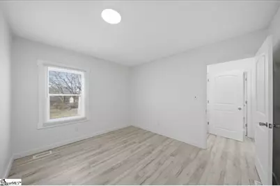 208B Collins Avenue, Spartanburg, SC 29306 - Photo 17