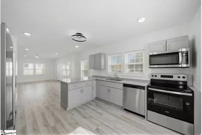 208B Collins Avenue, Spartanburg, SC 29306 - Photo 7