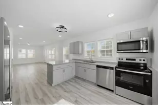 208B Collins Ave, Spartanburg, SC 29306 - Photo 7