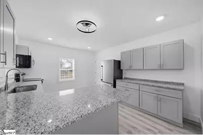 208B Collins Avenue, Spartanburg, SC 29306 - Photo 11