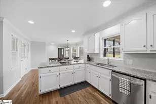 211 E Thistle Ln, Greenville, SC 29615 - Photo 9