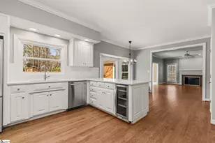 213 E Woodglen Rd, Spartanburg, SC 29301 - Photo 9