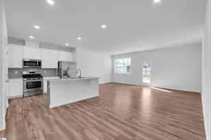 313 Rodessa Ln, Travelers Rest, SC 29690 - Photo 5