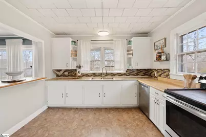 143 Woodrow Street, Pickens, SC 29671 - Photo 9