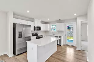 901 Leyburn Ln, Greenville, SC 29617 - Photo 3