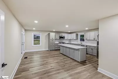 303 Watson Road, Taylors, SC 29687 - Photo 7