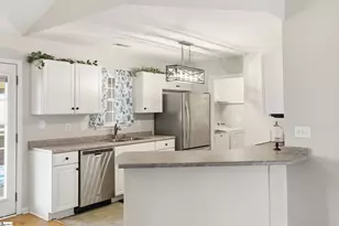 307 Forest Creek Dr, Seneca, SC 29678 - Photo 11