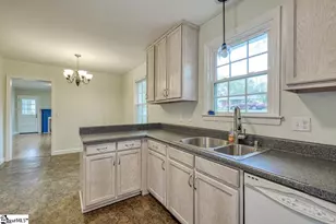 200 Princeton Ave, Greenville, SC 29607 - Photo 13