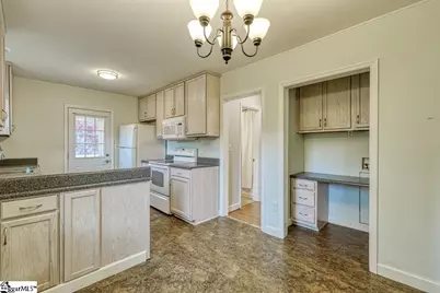 200 Princeton Avenue, Greenville, SC 29607 - Photo 9