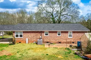 131 Timberlane Dr, Belton, SC 29627 - Photo 3