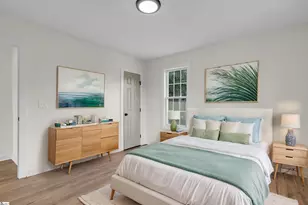 13 Hawthorne Ln, Greenville, SC 29605 - Photo 17