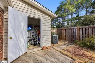 1001 Wenwood Cir, Greenville, SC 29607 - Photo 23