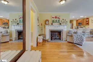 200 Cardinal Dr, Taylors, SC 29687 - Photo 7