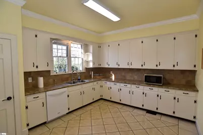 308 W Poinsett Street, Greer, SC 29650 - Photo 9