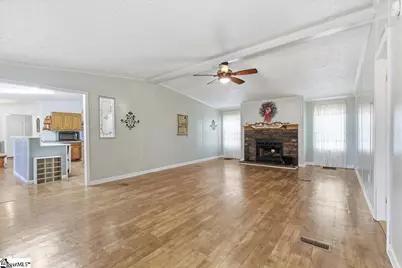 409 W Bagwell Road, Liberty, SC 29657 - Photo 5