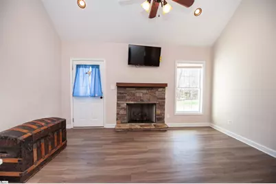 216 Hillcrest Drive, Gaffney, SC 29340 - Photo 7