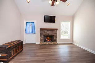 216 Hillcrest Dr, Gaffney, SC 29340 - Photo 9