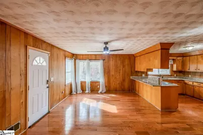 207 Maid Marion Drive, Union, SC 29379 - Photo 9