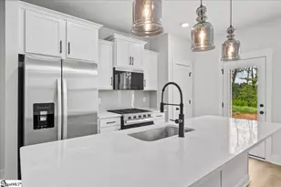 518 W Norvell Ct, Spartanburg, SC 29307 - Photo 3