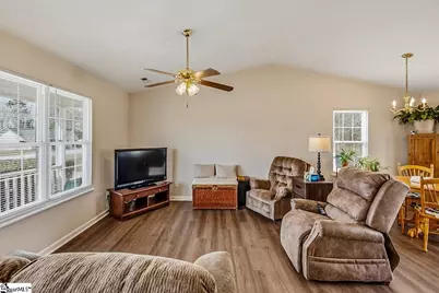 137 Belle Flower Court, Spartanburg, SC 29303 - Photo 5