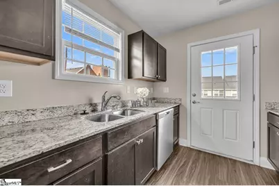 549 N Forest Street, Spartanburg, SC 29303 - Photo 11