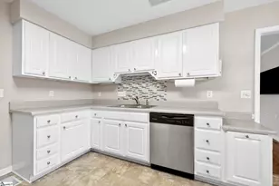 204 Summerside Dr, Greenville, SC 29615 - Photo 9