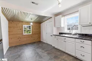 112 Newry Rd, Seneca, SC 29672 - Photo 5