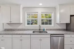 101 Pleasant Ridge Ave, Greenville, SC 29605 - Photo 7