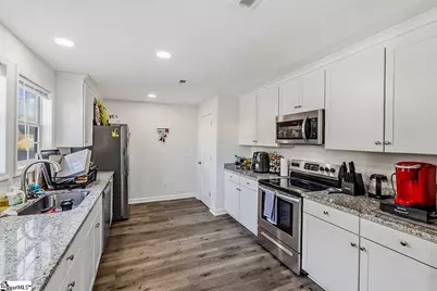 101 Pleasant Ridge Avenue, Greenville, SC 29605 - Photo 9