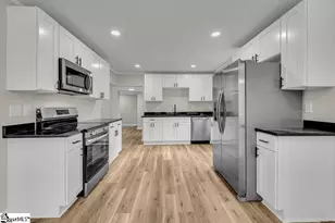 410 E South 3rd St, Seneca, SC 29678 - Photo 11