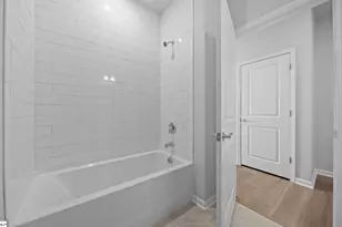 1215 Fox Holw St, Spartanburg, SC 29303 - Photo 15