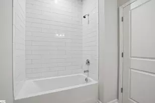 1215 Fox Holw St, Spartanburg, SC 29303 - Photo 15