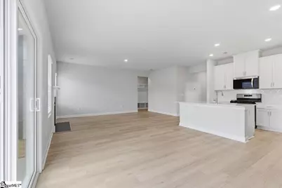 608 Hollybank Street, Fountain Inn, SC 29644 - Photo 3