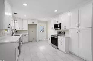 207 Arch Dr, Greer, SC 29651 - Photo 3