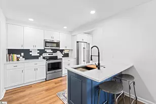 307 Spruce St, Greenville, SC 29611 - Photo 3