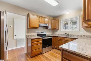 213 Creek Forest Dr, Greenville, SC 29615 - Photo 3