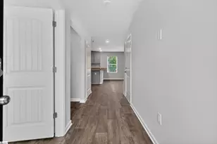 101 Spg Knl Wy, Fountain Inn, SC 29644 - Photo 3