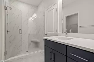 226 Lake Greenwood Blvd, Greenwood, SC 29649 - Photo 7