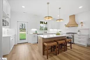 505 Avon Dr, Taylors, SC 29687 - Photo 3