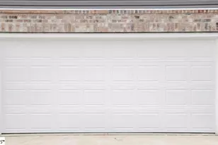 131 Cades Cv Dr, Greenwood, SC 29646 - Photo 3
