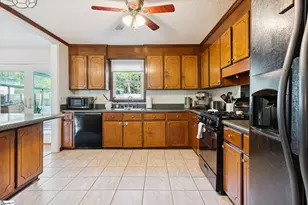 209 Governors Square, Greer, SC 29650 - Photo 9