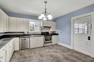 302 Gassaway St, Central, SC 29630 - Photo 11