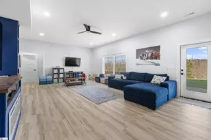 725 Hidden Falls Dr, West Union, SC 29696 - Photo 19