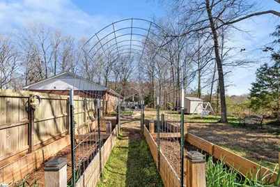 218 Crestwood Drive, Greenville, SC 29609 - Photo 15