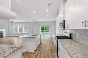 232 Roderick Ln, Greenville, SC 29605 - Photo 9