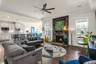 18 Pequot Dr, Greenville, SC 29607 - Photo 5