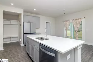 325 Roderick Ln, Greenville, SC 29605 - Photo 17